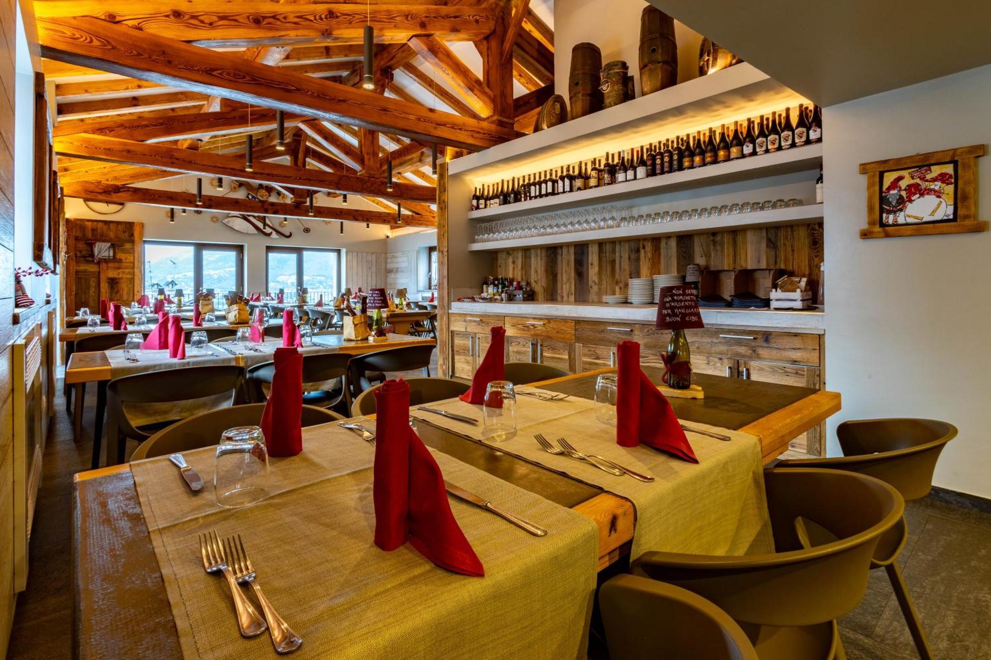 Hotel Monte Emilius 3*