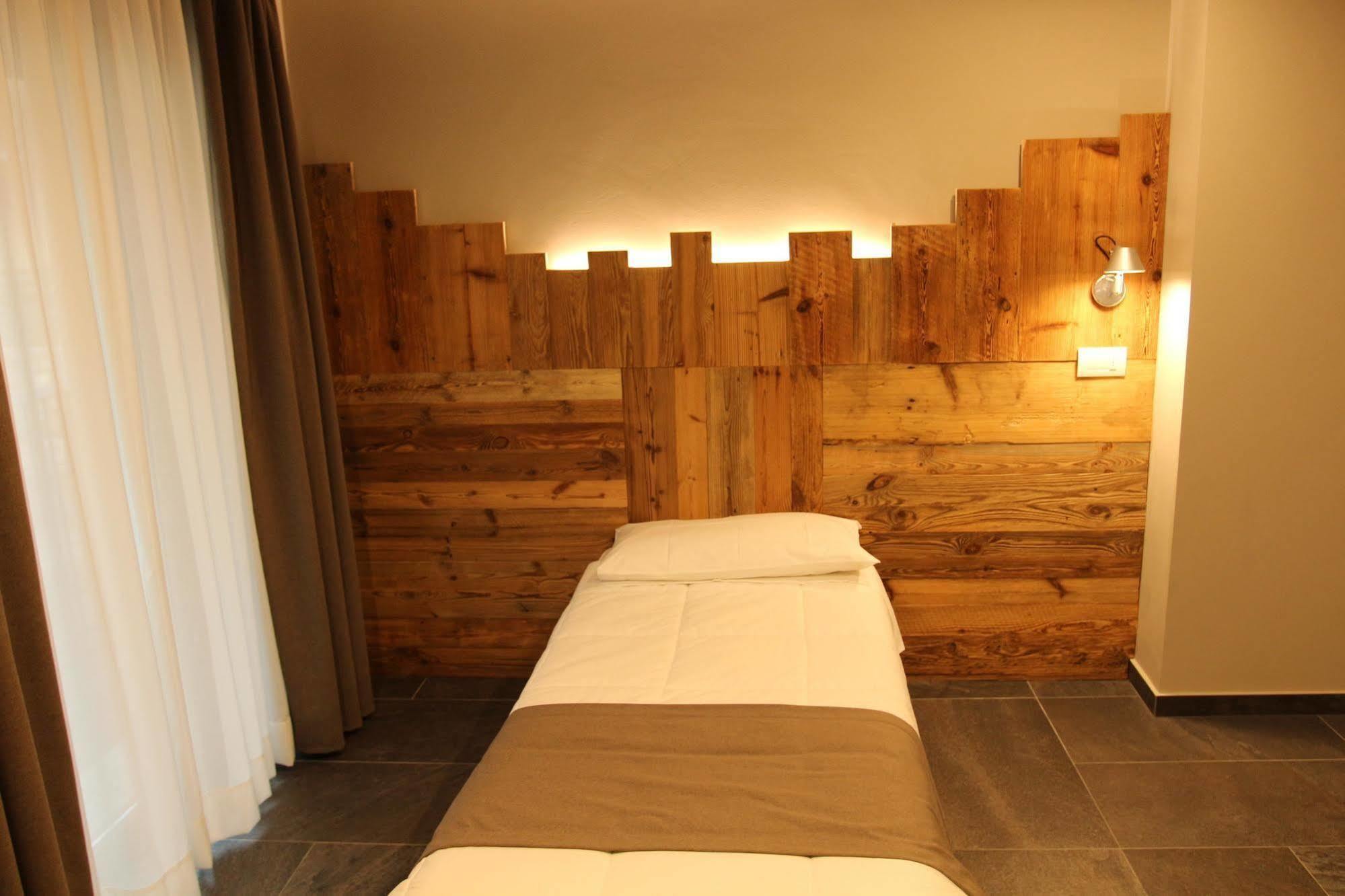Hotel Monte Emilius 3*